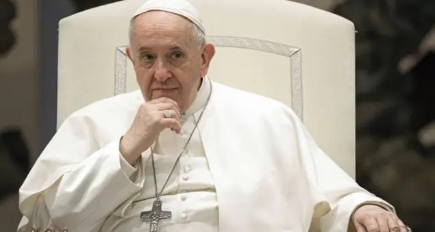 Papa Francesco: «In tempo di crisi, facciamo come Enea che si salva portando con sé la memoria e il futuro»