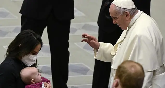 Il Papa: «Ognuno è la tessera di un mosaico, solo insieme si compone l'immagine»