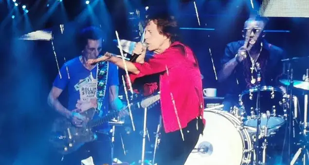 Pazzesco Mick Jagger, a 79 anni sul palco di San Siro infiamma lo stadio