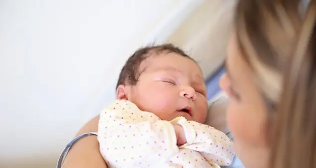 De Palo: «Aiutiamo le famiglie a non aver paura di mettere al mondo i figli»