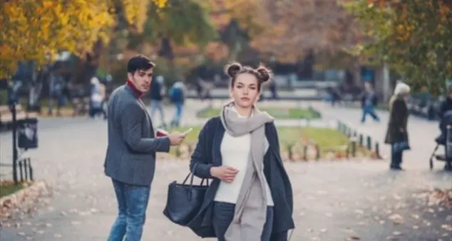 «Per la prima volta è innamorata, ma non sembra felice. Interveniamo?»