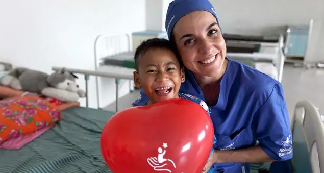 La musica che traduce le vibrazioni universali per aiutare i bambini cardiopatici