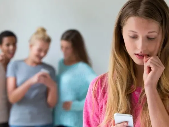 \"Ha offeso la sua amica via chat, eppure di solito è rispettoso!\"