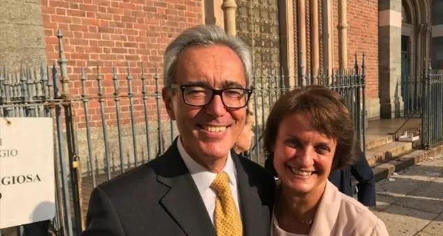 Elisabetta e Fabio in piazza Santo Stefano: «Testimoniamo la speranza “dopo di noi”»