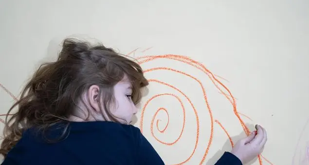 L'arteterapia che aiuta i bambini neurodiversi a comunicare