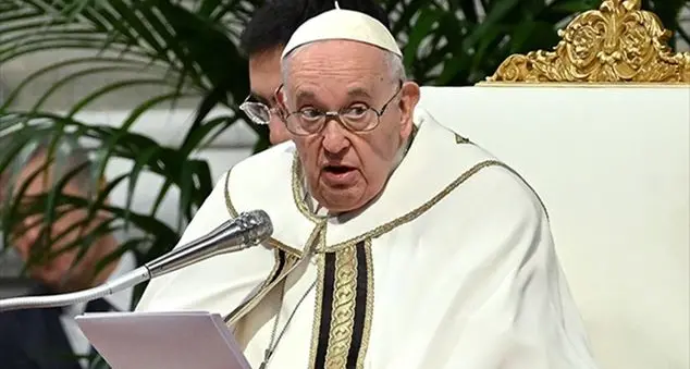 Il Papa ai preti: «Non sporcate la Chiesa con le cordate di potere»