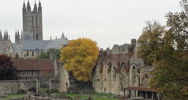 Tra Canterbury e Roma: parte il pellegrinaggio triennale lungo la via Francigena