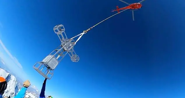 «La nostra impresa: portare la croce sul Monte Rosa»