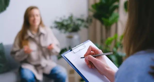 Lo psicologo a scuola risolve i problemi?