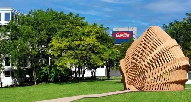 Una nuova istallazione artistica nel parco della Barilla