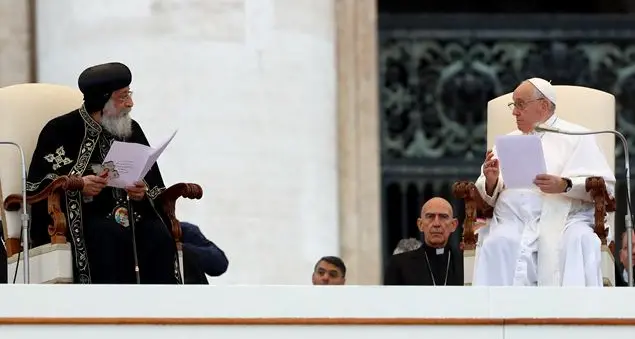 Papa Francesco e Tawadros: un abbraccio lungo 50 anni