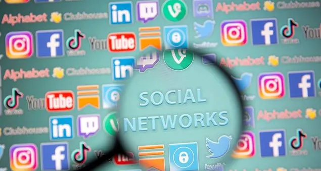 «Il narcisismo social è il virus di oggi, serve tenerezza nelle relazioni»