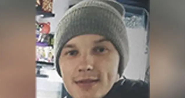 L'ultimo saluto della famiglia adottiva a Bohdan, soldato in Donbass