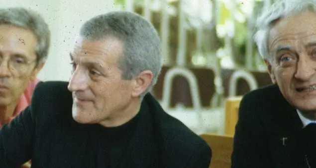 Quel viaggio in Kosovo con Bettazzi, fra barzellette e parole di pace