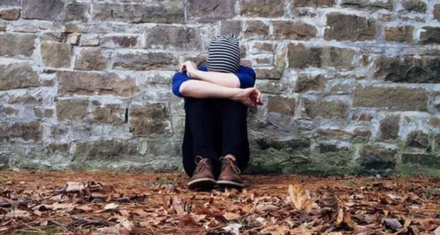 «I miei, che litigano come due cocorite. Ma di me si dimenticano...»