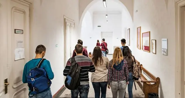 A scuola come in trincea: bisogna arginare il dolore dei nostri ragazzi