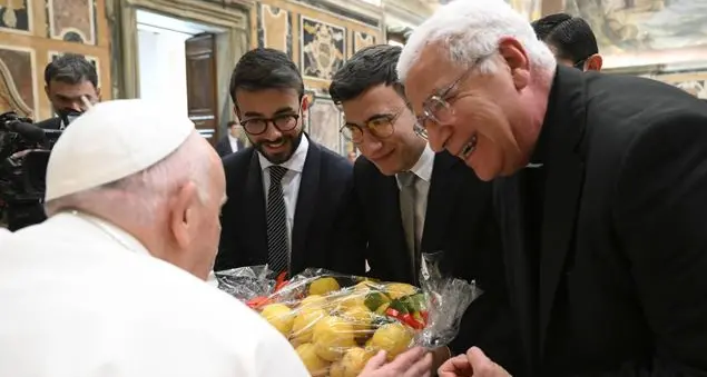 «No a nostalgie e provincialismi, siate pastori non chierici di Stato»