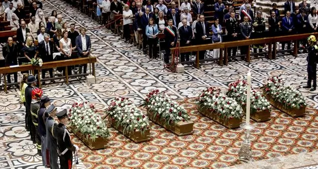 «Laura, Paola, Mikhail, Anna, Loredana, Nadia il Signore era lì a morire con voi»