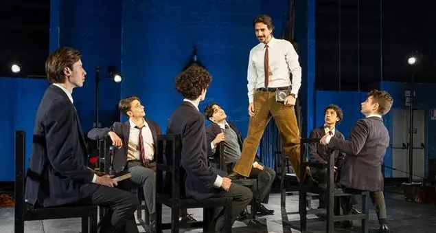 Quell'attimo fuggente che invita ogni ragazzo a inseguire i suoi sogni