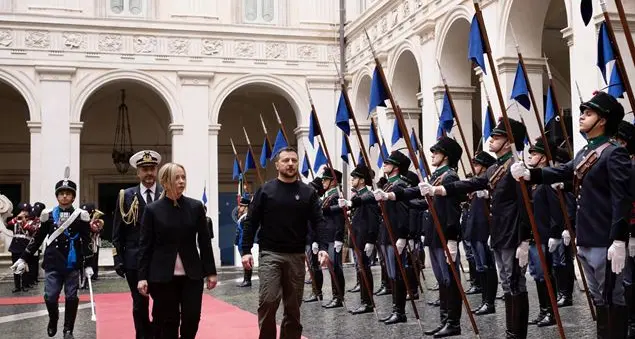 Zelensky: \"Visitate Kiev per capire\"