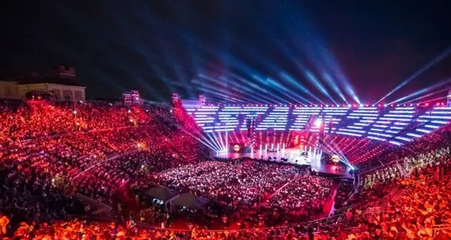 RTL 102.5 porta all'Arena di Verona le hits più ascoltate dell'estate