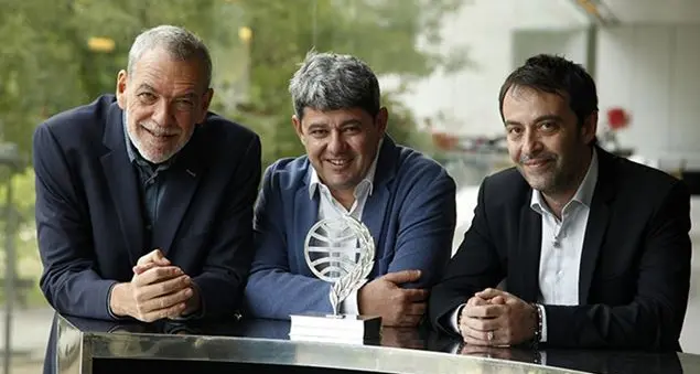 Il fenomeno Carmen Mola: tre amici per un thriller storico mozzafiato