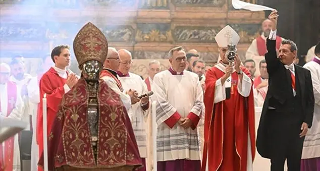 San Gennaro, perché il suo sangue si scioglie? La storia e il mistero dal martirio alle reliquie