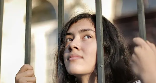 «Mia figlia adolescente rifiuta la Messa, la sua è una guerra a suon di parolacce»