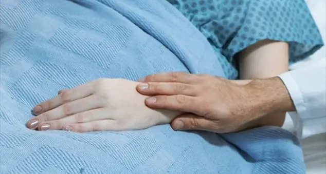 Il teologo: Quel confine tra eutanasia e accanimento