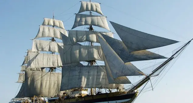 Alla scoperta dell'Amerigo Vespucci, in mare per fare il giro del mondo