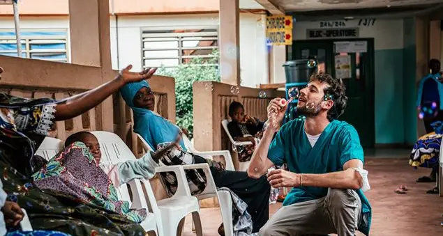 \"Vogliono solo sorridere\", al via la campagna solidale di Emergenza Sorrisi