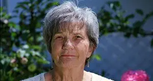 «Nubile a 72 anni: la società malevola considera noi single uno scarto»