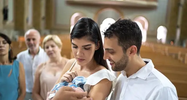 Il sì al Battesimo per persone trans e la Chiesa, madre accogliente per tutti