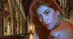 Quegli abiti discinti in luoghi sacri