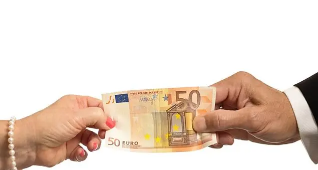 \"Ciò che è tuo è mio\". Fare i conti con la violenza economica