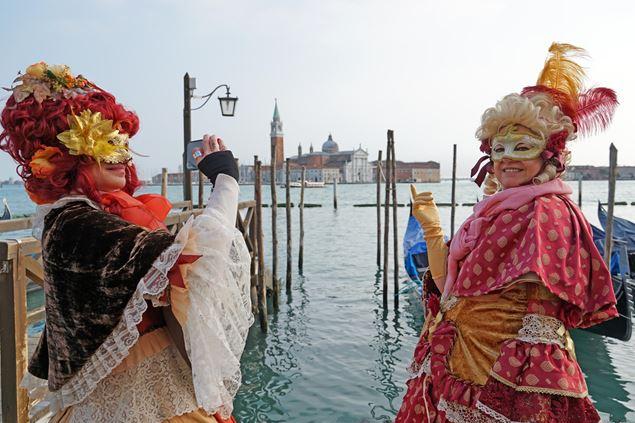 The joy and joy of Carnival explained by Joseph Ratzinger