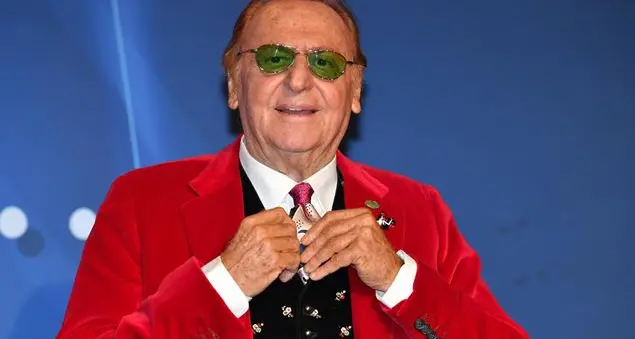 Renzo Arbore: «Ridendo e scherzando ho cambiato la Tv. Rimpianti? Non aver sposato Mariangela Melato»