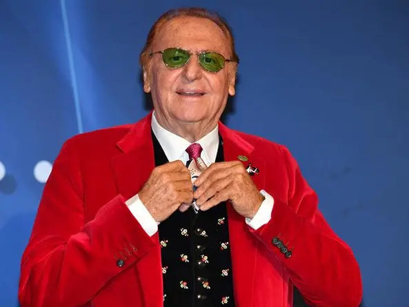 Renzo Arbore: «Ridendo e scherzando ho cambiato la Tv. Rimpianti? Non aver sposato Mariangela Melato»
