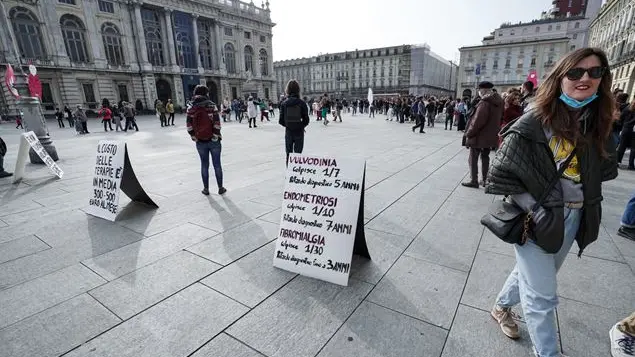 Endometriosi, Carrefour aiuta chi ne soffre con un giorno di congedo al mese