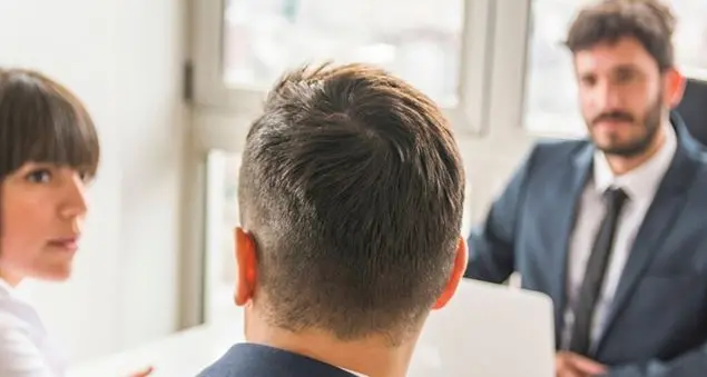 «30 anni di matrimonio con un musone. Non sopporto più mio marito, mi vorrei separare, ma non ci riesco»