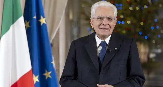 Mattarella: «Serve una cultura della pace». E lancia un appello ai giovani: «L'amore non è possesso»