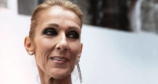 La vera storia di Céline Dion, la cantante dei record costretta a non potersi più esibire