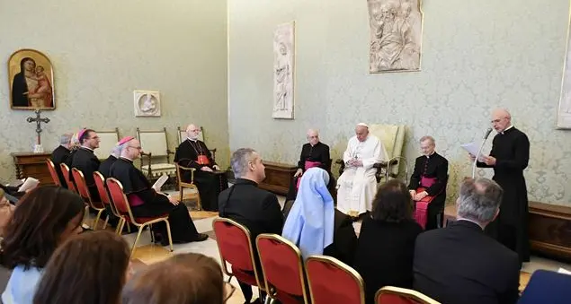 Il Papa: «Non accada mai più che nella Chiesa non siano ascoltate le vittime di abusi»