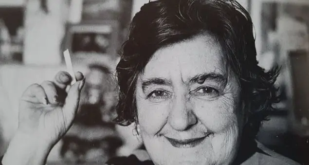 La vera storia di Alda Merini, la poetessa \"folle d'amore\"