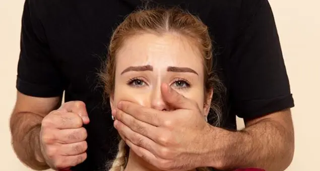 \"Tu sei mia\" è un orrore, ma \"io sono mia\" non è la soluzione