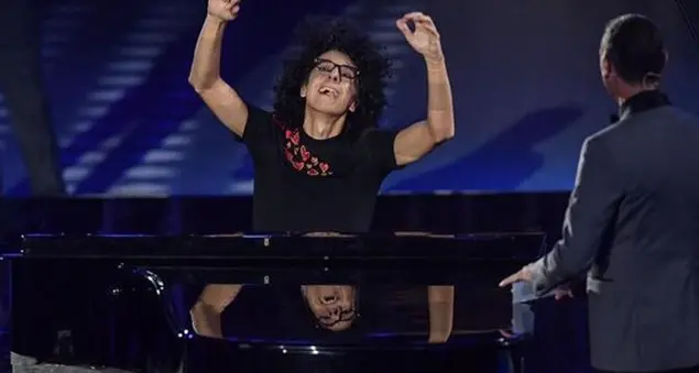 Allevi a Sanremo: «Sarò la voce dei guerrieri contro il dolore»