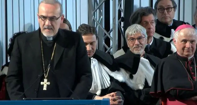 «C'è chi si ostina nell'arte della guerra, ma noi saremo ancora più ostinati nell'arte della pace»