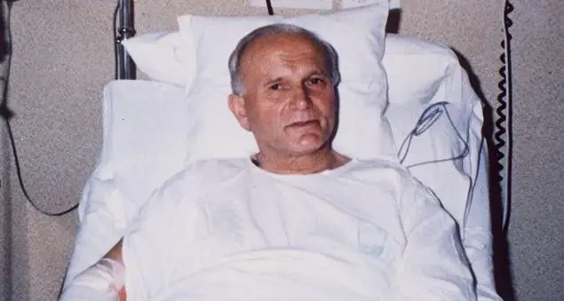 «Quando Wojtyla dopo l’attentato si fece portare in ospedale le reliquie della Madonna delle Lacrime»