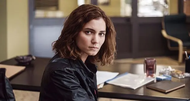 Tutto quello che c'è da sapere sulle indagini del vice questore Vanina