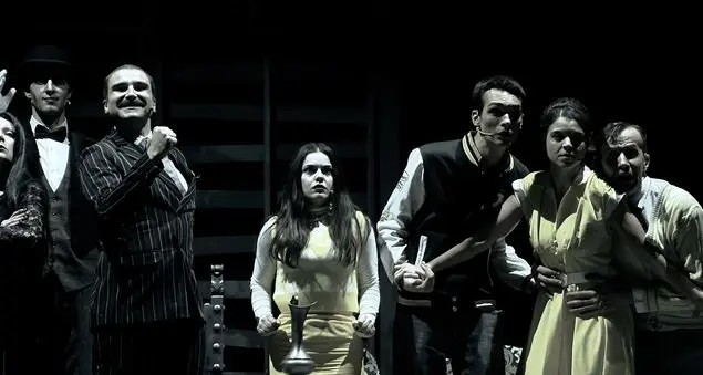 La famiglia Addams a teatro per una commedia nera che fa anche riflettere sul valore della diversità